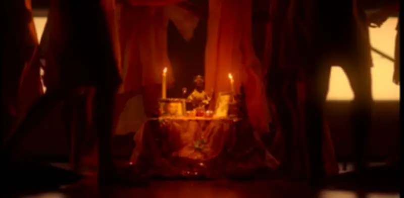 Apple TV+ estrena 'Twisted Yoga': docuserie sobre red espiritual acusada de crímenes