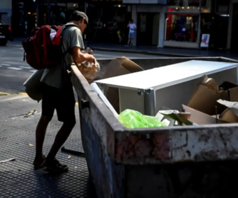 Argentina registra caída histórica de pobreza a 28,2% en segundo semestre de 2025