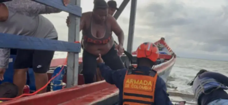 Armada Nacional rescata a cuatro náufragos con quemaduras tras emergencia en Turbo, Antioquia
