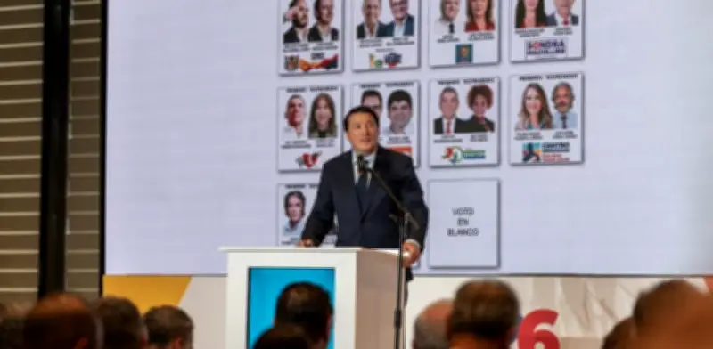 Así han evolucionado los tarjetones electorales en las presidenciales colombianas desde 2002