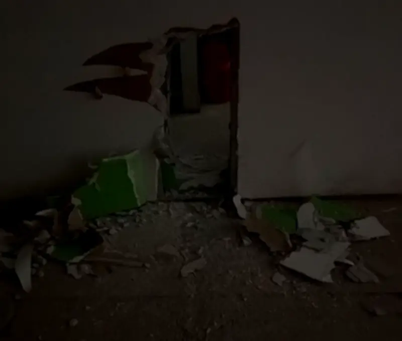 Asaltan local de videojuegos en centro comercial de Popayán tras abrir hueco en pared