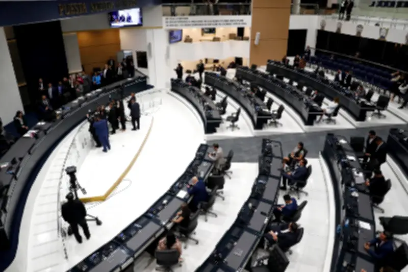 Asamblea de El Salvador aprueba cadena perpetua para homicidas, violadores y terroristas