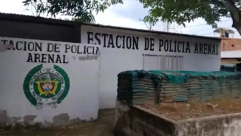 Atacan con dron explosivo estación de policía en Arenal, sur de Bolívar