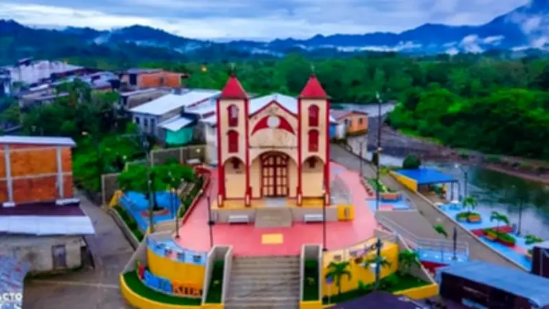 Atacan con drones explosivos estación de policía en Río Iro, Chocó