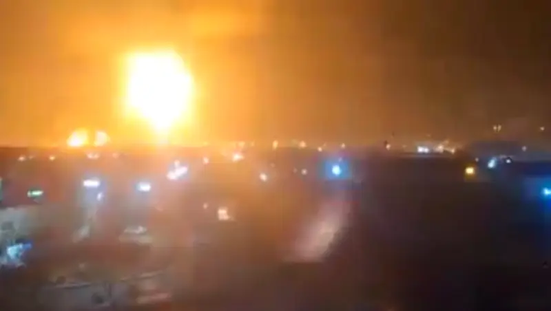 Ataques a infraestructura petrolera en Golfo Pérsico paralizan producción y amenazan suministro global