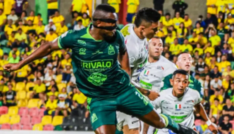 Atlético Bucaramanga busca romper racha de 17 torneos sin vencer a Once Caldas en casa