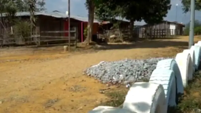 Aumentan desplazamientos en Segovia, Antioquia, pese a presencia militar