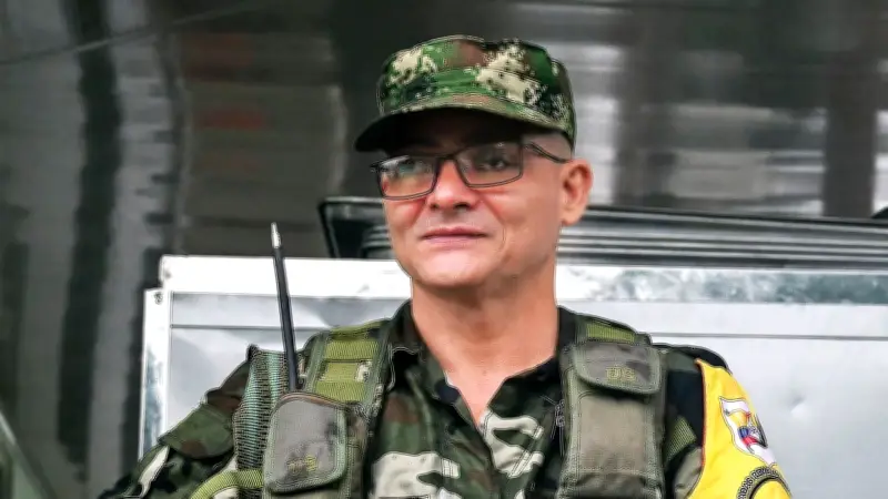 Autoridades analizan hallazgos tras bombardeo a campamento de 'Iván Mordisco' en Vaupés