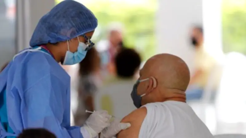 Autoridades de Bogotá refuerzan llamado a vacunación antes de Semana Santa