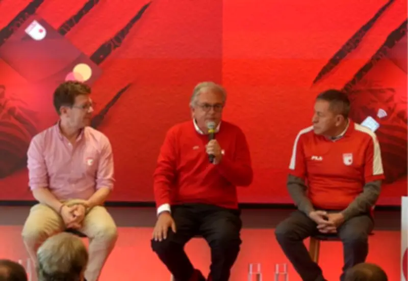 AV Villas y Mastercard lanzan tarjeta de crédito exclusiva para hinchas de Independiente Santa Fe