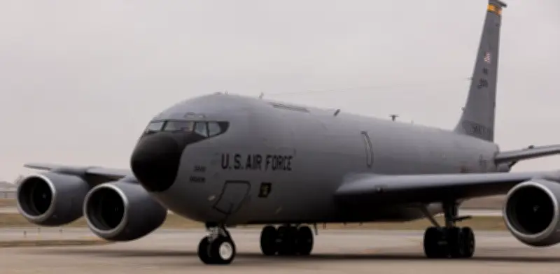 Avión de reabastecimiento estadounidense se estrella en Irak: contradicciones sobre las causas