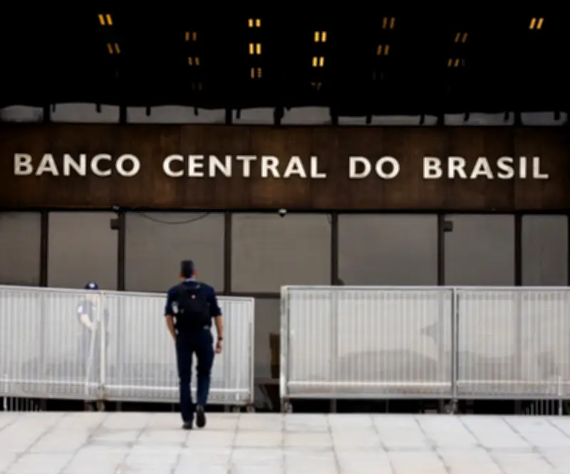 Banco Central de Brasil reduce tasa Selic a 14,75% y pide cautela en futuros ajustes