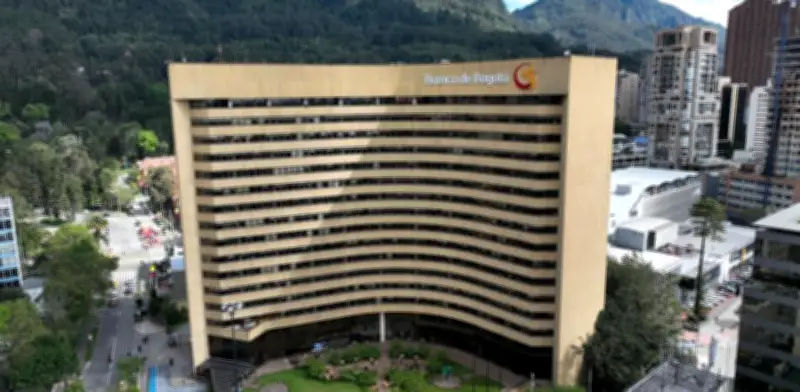 Banco de Bogotá recibe doble reconocimiento internacional por innovación y solidez financiera