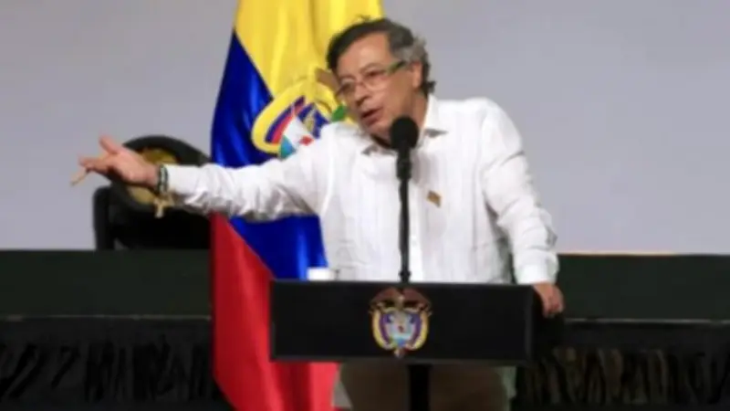 Bancos colombianos se reúnen con Petro para definir inversiones forzosas en medio de crisis invernal