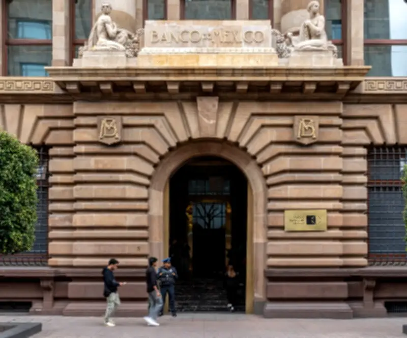 Banxico de México reanuda recortes de tasas pese a inflación en alza por guerra en Irán