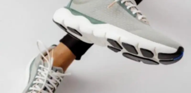 Bata vende 160.000 pares de tenis femeninos mensuales en Colombia por cambio en preferencias