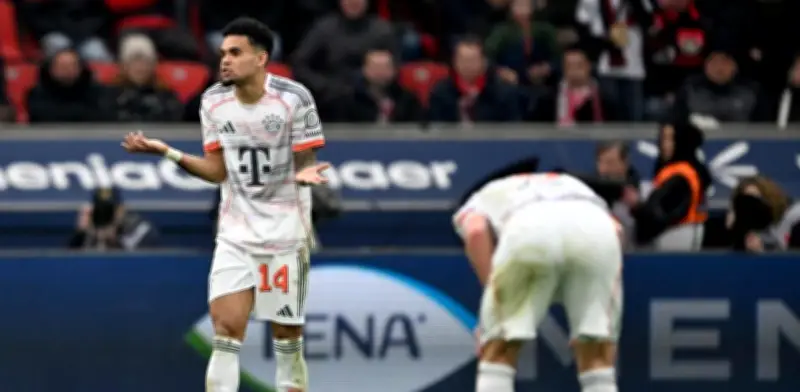 Bayern Múnich apela expulsión de Luis Díaz tras reconocimiento de error arbitral en Alemania