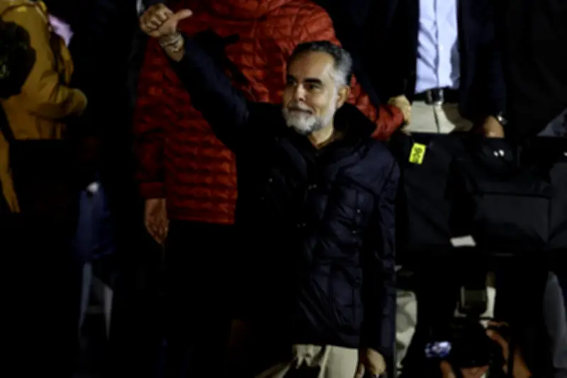 Benedetti insulta a perdedores electorales con baile y Defensoría del Pueblo lo reprende