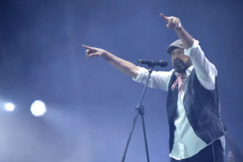 Billboard revela las 50 mejores canciones de amor en español: un viaje sentimental por Hispanoamérica