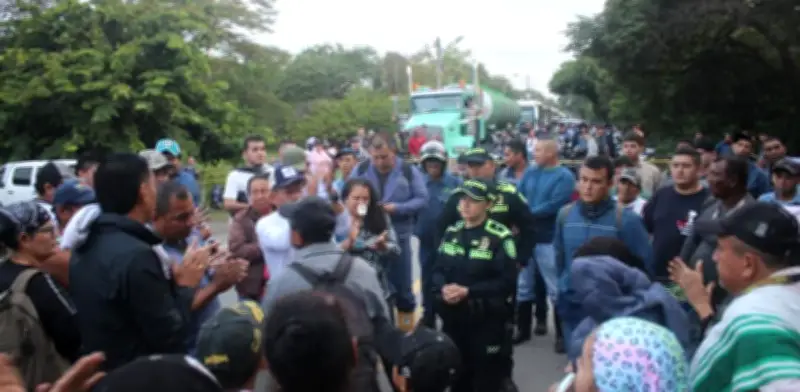 Bloqueo comunitario en Cabuyaro paraliza operaciones petroleras y amenaza regalías públicas