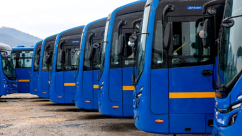 Bogotá electrifica su transporte: Galán entrega primera flota de 68 buses eléctricos para TransMilenio