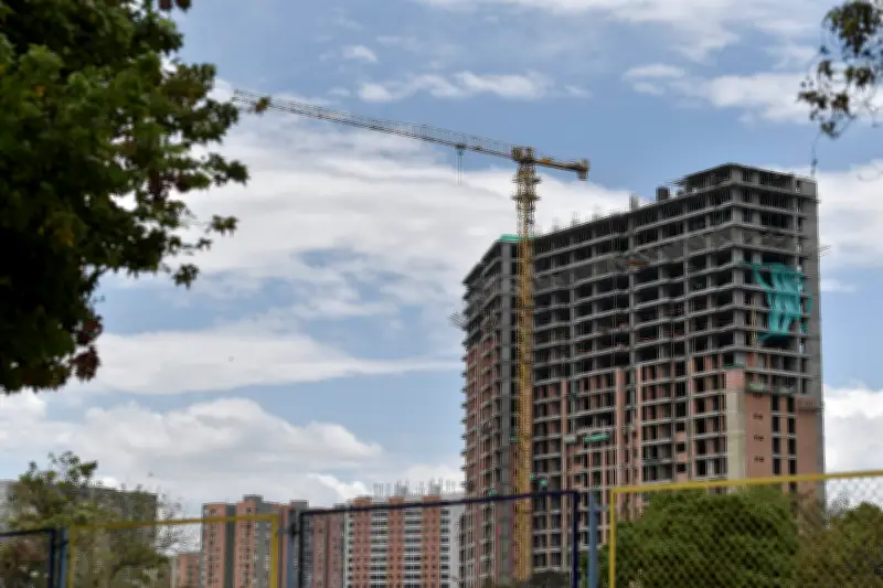 Bogotá lidera ventas de vivienda VIS con crecimiento del 2,7% pese a desaceleración nacional