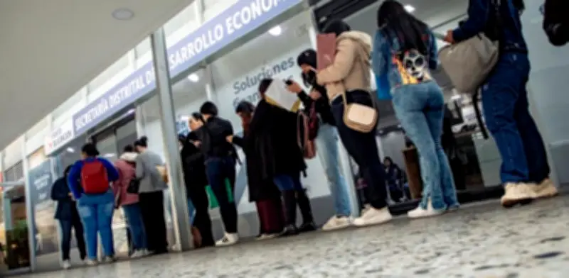 Bogotá ofrece más de 2.200 empleos con salarios de hasta nueve mínimos esta semana