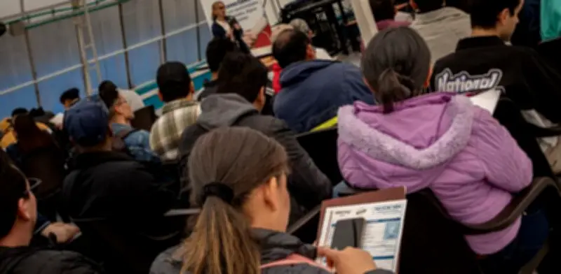 Bogotá ofrece más de 8.600 vacantes laborales esta semana con feria especial para mujeres