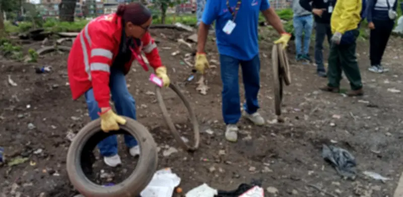 Bogotá retira más de 100 llantas abandonadas en operativo de limpieza en Suba