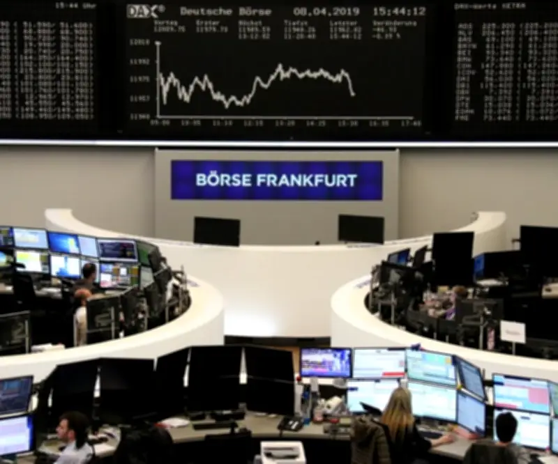 Bolsas europeas rompen racha de pérdidas tras baja en precios del petróleo