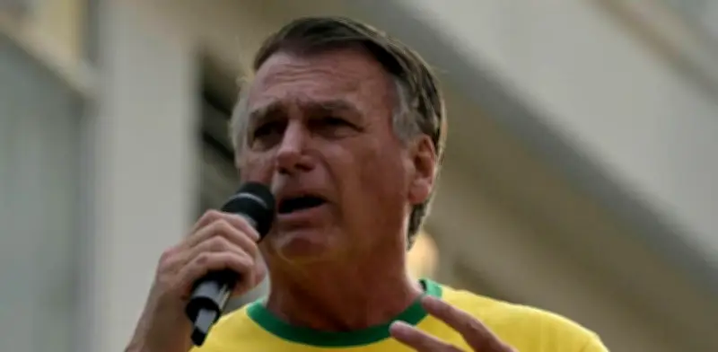 Bolsonaro presenta 'mejora parcial' en su salud, pero permanece en cuidados intensivos