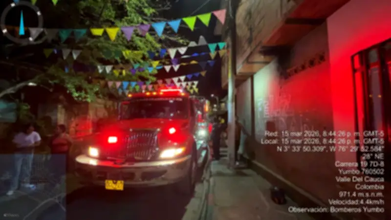 Bombero de Yumbo agredido con objeto contundente mientras combatía incendio mortal