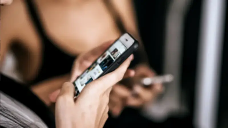 Brasil implementa restricciones estrictas en redes sociales para proteger a menores de edad