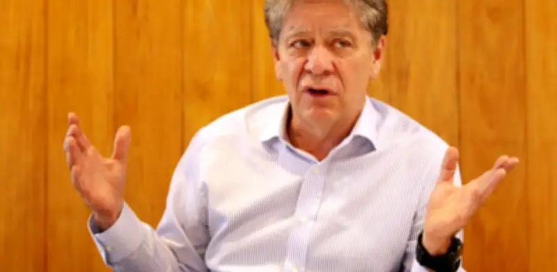 Bruce Mac Master alerta sobre deterioro institucional y crítica gestión fiscal del Gobierno