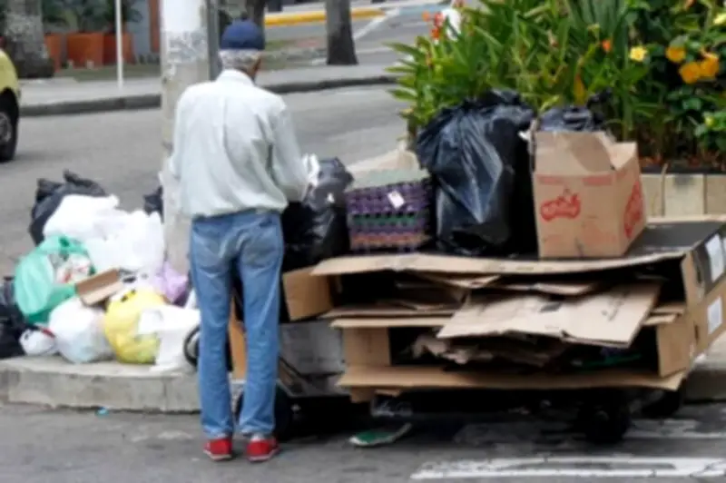 Bucaramanga inicia censo para organizar a recicladores informales en la ciudad