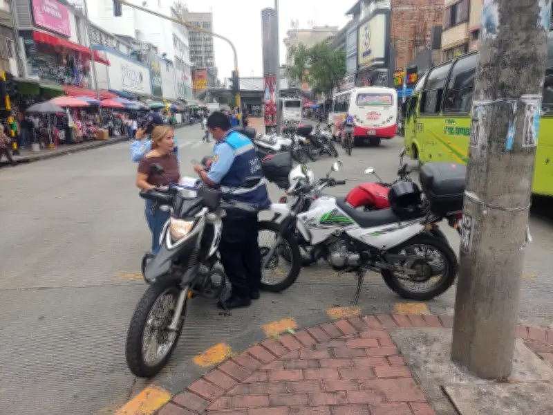 Bucaramanga sanciona a 88 conductores por invadir carril exclusivo del Metrolínea