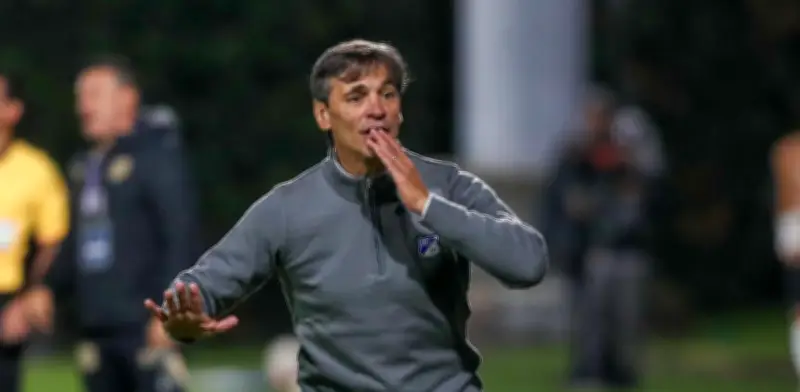 Bustos cuestiona expulsión de Silva en derrota de Millonarios: 'Nos condicionó el partido'