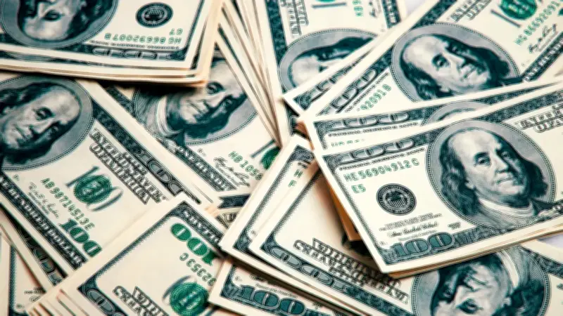 Cambio clave en el precio del dólar hoy: abre en 3.680 pesos con una baja de 45 pesos