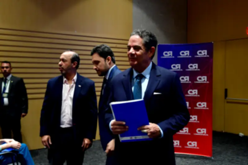 Cambio Radical define su futuro político tras resultados electorales en reunión clave
