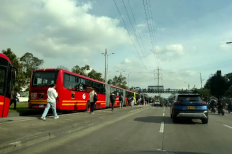 Caos en Bogotá por bloqueos en Transmilenio: miles afectados en NQS y calle 80
