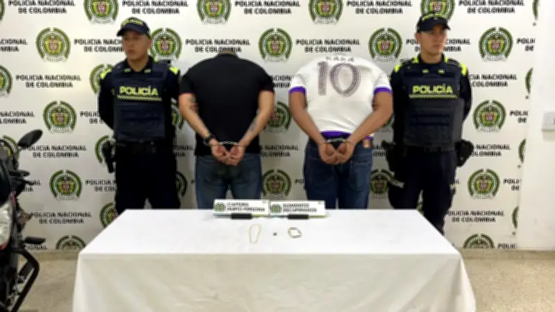 Capturan a dos atracadores en Floridablanca, uno con dispositivo de vigilancia del INPEC