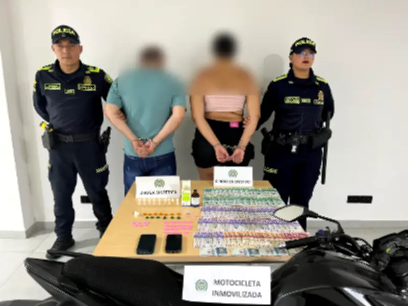 Capturan a dos personas con droga y $5.6 millones en vía de Santander
