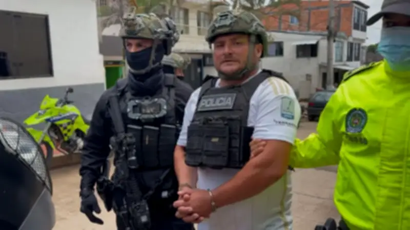 Capturan a hermanos de 'Iván Mordisco' en operación relámpago de la Policía Nacional