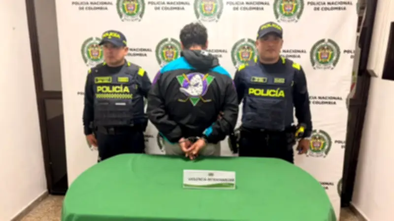 Capturan a hombre por agredir a su pareja en Fontibón, grabado por vecinos