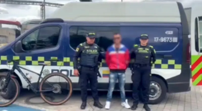 Capturan a joven de 21 años por hurto de bicicleta en Transmilenio de Bogotá