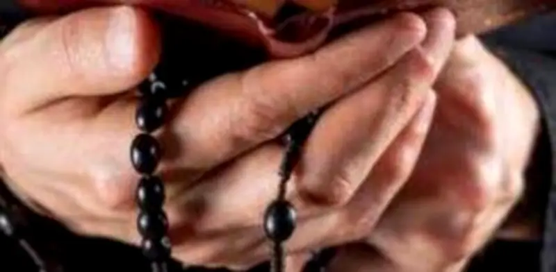 Capturan a sacerdote por presunto abuso sexual a menor de 13 años en retiro espiritual en Santander