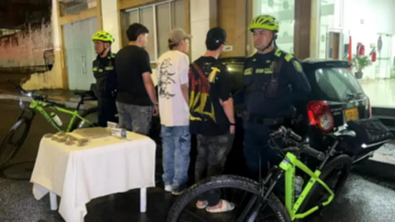 Capturan a tres sujetos con drogas en Bucaramanga tras intensa persecución vehicular