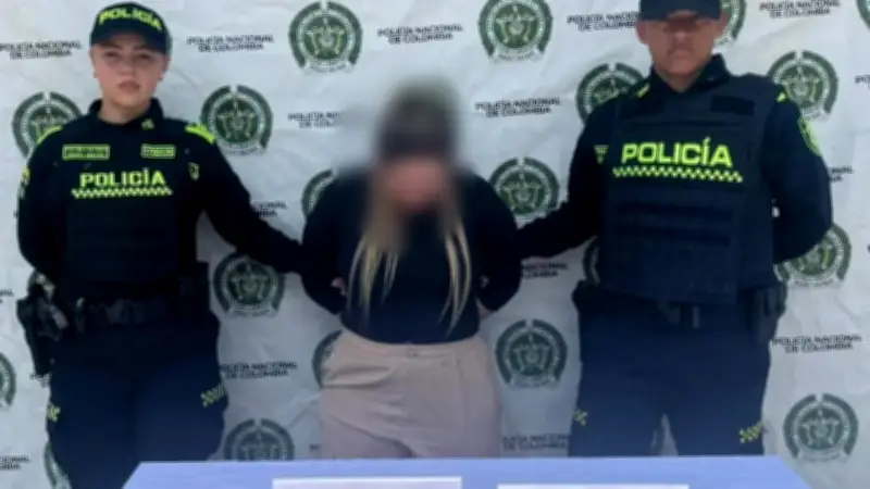 Capturan en Antioquia a mujer con circular azul de Interpol y a presunto integrante de 'La Miel'