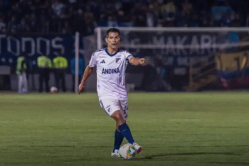 Carlos Antonio Vélez critica duramente a Mackalister Silva tras expulsión en Millonarios