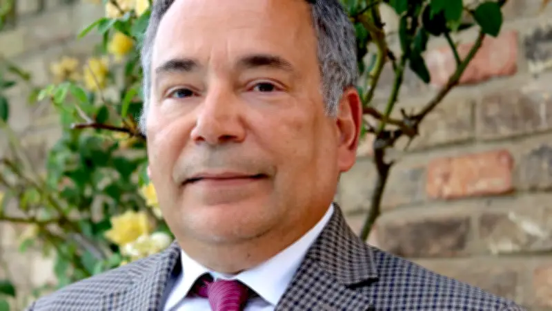 Carlos E. Urzola: El arquitecto que rescata la memoria de Cartagena a través de la literatura